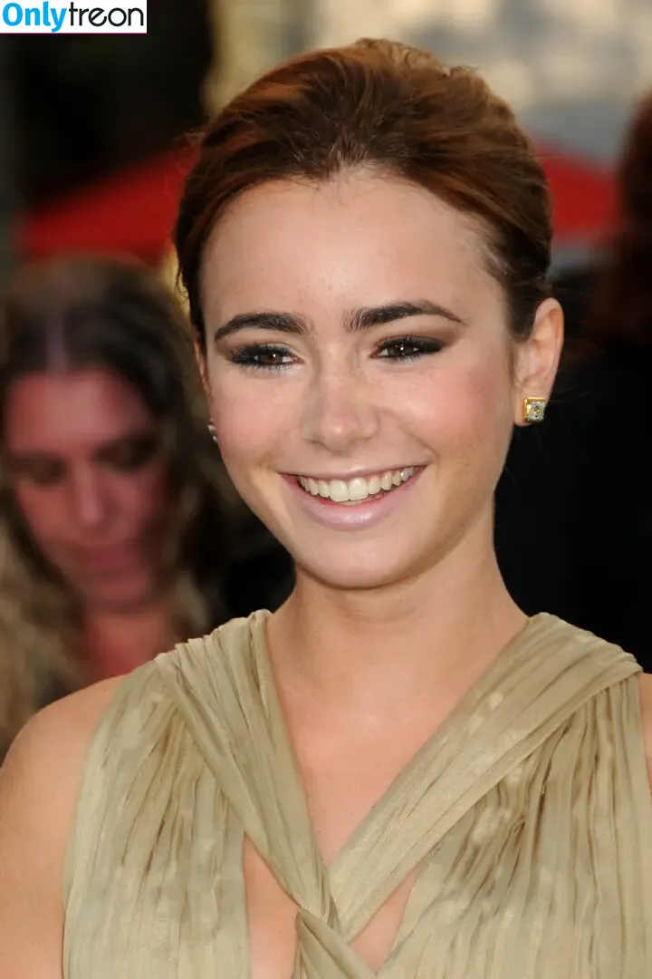 Lily Collins голая photo #0488 (lilyjcollins)