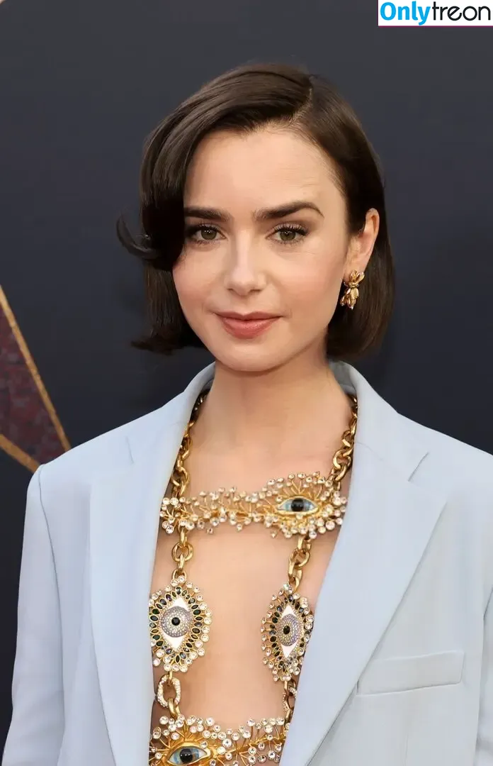Lily Collins голая photo #0535 (lilyjcollins)