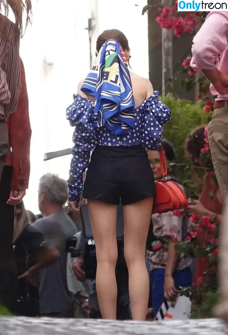 Lily Collins голая photo #0573 (lilyjcollins)