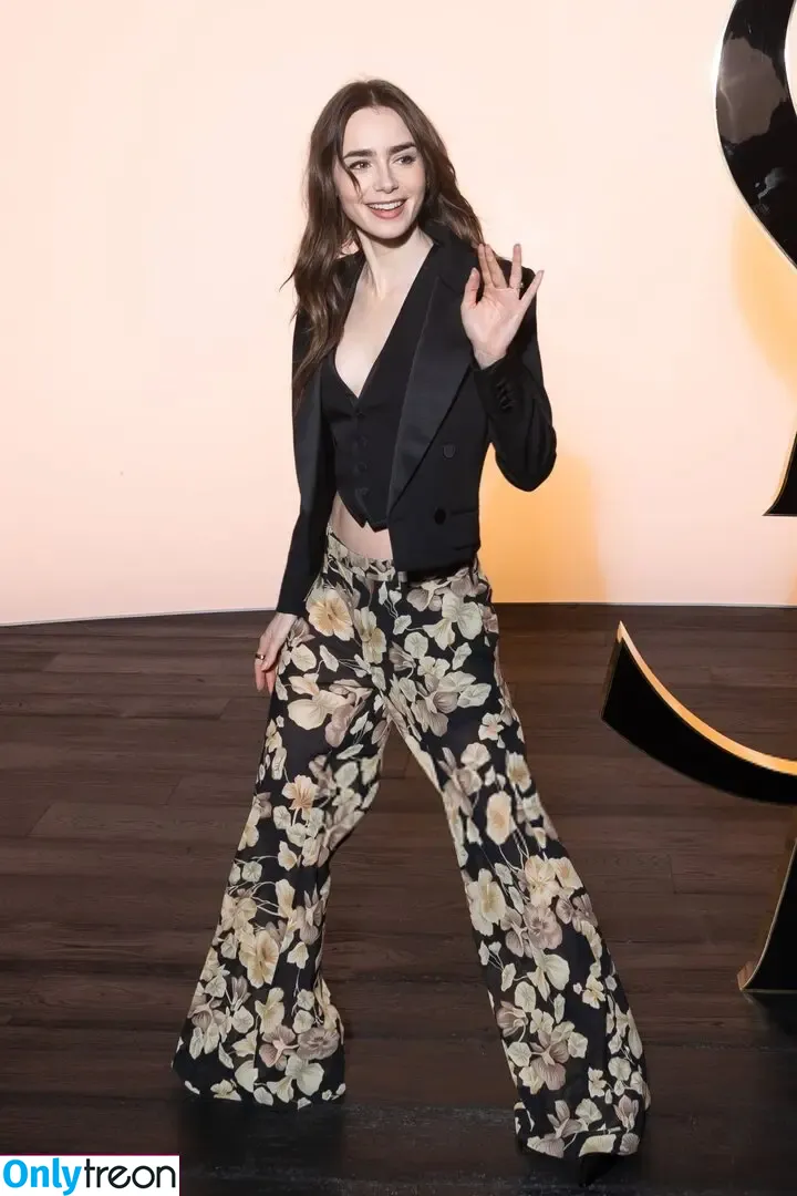 Lily Collins голая photo #0589 (lilyjcollins)