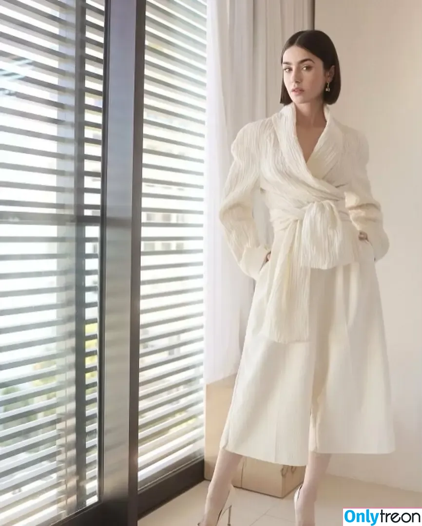 Lily Collins голая photo #0617 (lilyjcollins)
