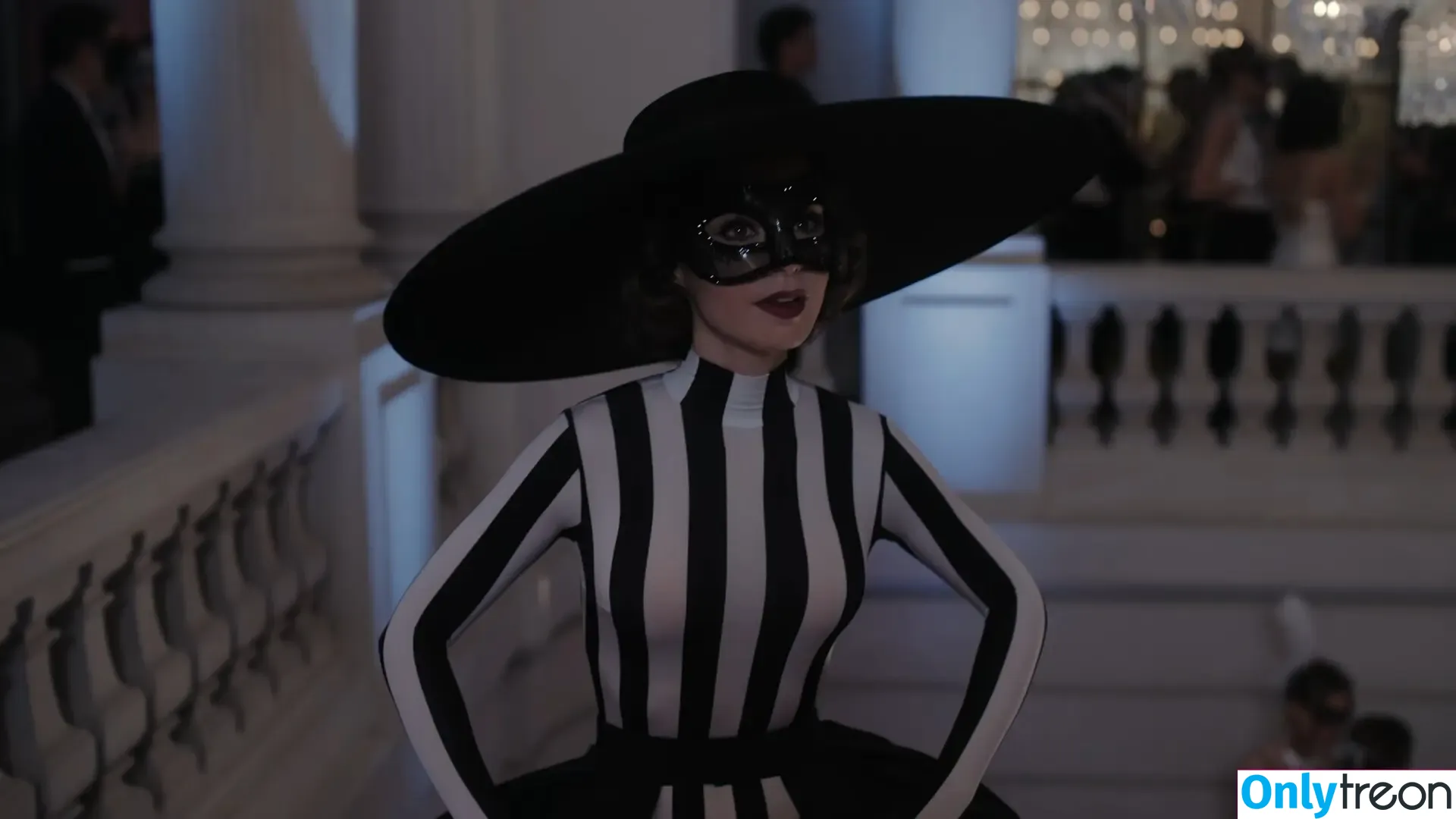 Lily Collins голая photo #0748 (lilyjcollins)