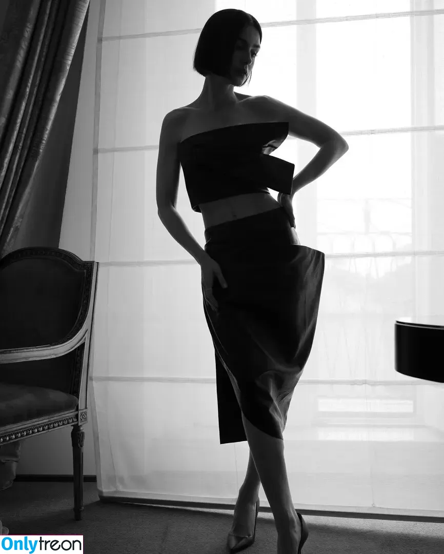 Lily Collins голая photo #0755 (lilyjcollins)