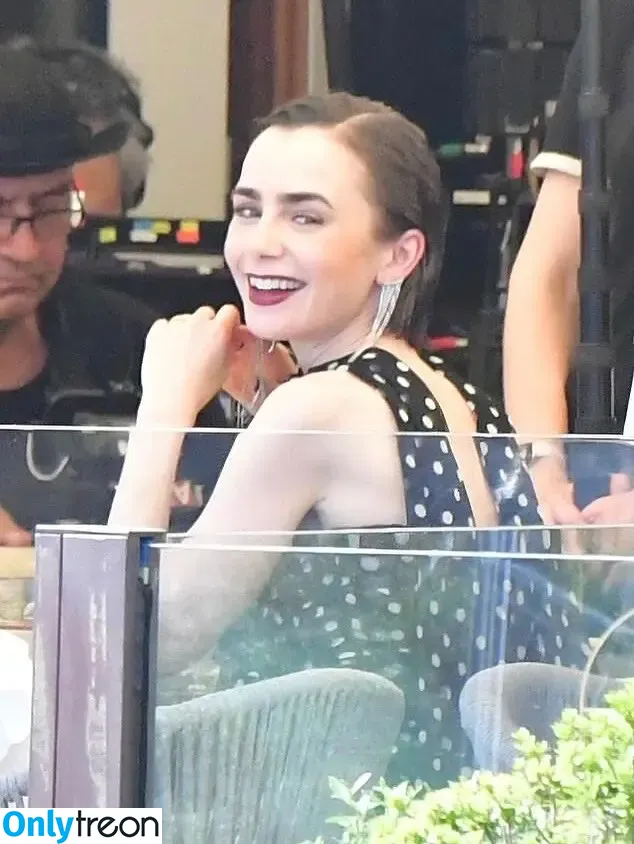 Lily Collins nude photo #1252 (lily_collins / lilyjcollins)