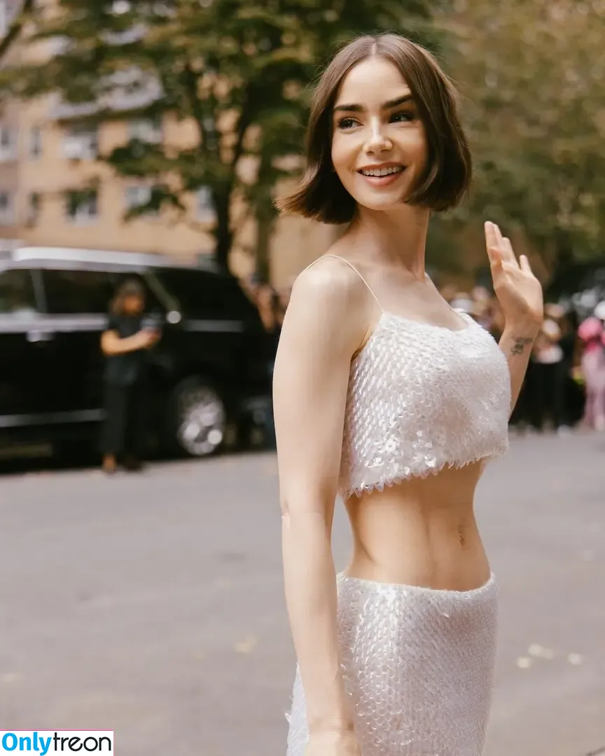 Lily Collins nude photo #1279 (lily_collins / lilyjcollins)