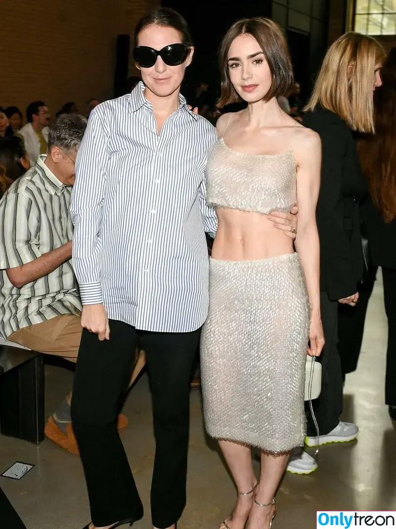 Lily Collins nude photo #1290 (lily_collins / lilyjcollins)