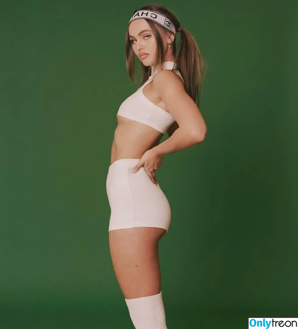 Lily Easton голая photo #0023 (HungEaston / lilyeaston)