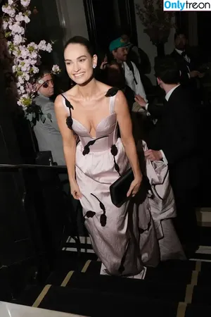 Lily James / lillyjames / lilyjamesofficial nude photo #0707