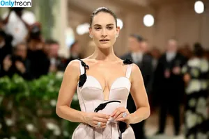 Lily James / lillyjames / lilyjamesofficial nude photo #0721