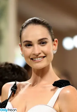 Lily James / lillyjames / lilyjamesofficial nude photo #0736