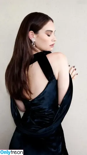 Lily James / lillyjames / lilyjamesofficial nude photo #0799