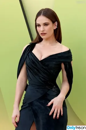 Lily James / lillyjames / lilyjamesofficial nude photo #0805