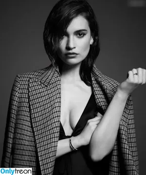Lily James / lillyjames / lilyjamesofficial nude photo #0822