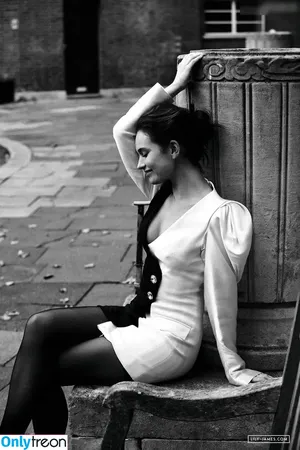 Lily James / lillyjames / lilyjamesofficial nude photo #0827