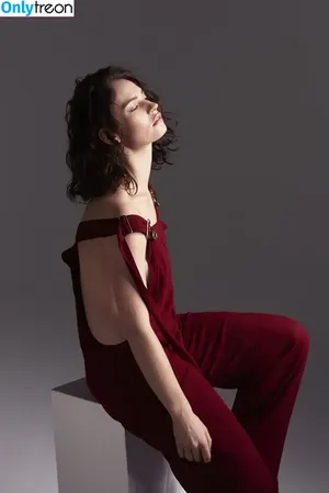 Lily James / lillyjames / lilyjamesofficial nude photo #0891