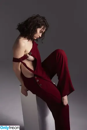Lily James / lillyjames / lilyjamesofficial nude photo #0894