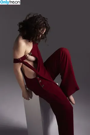 Lily James / lillyjames / lilyjamesofficial nude photo #0895
