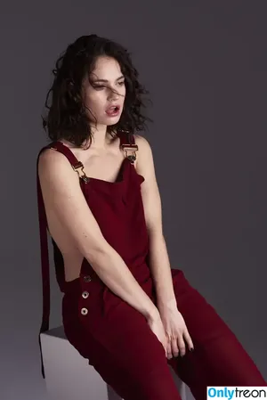 Lily James / lillyjames / lilyjamesofficial nude photo #0903