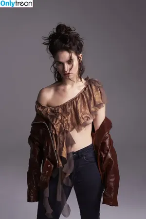 Lily James / lillyjames / lilyjamesofficial nude photo #0910