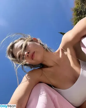 Lily James / lillyjames / lilyjamesofficial nude photo #0955