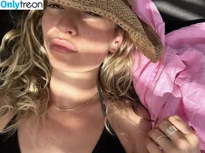 Lily James / lillyjames / lilyjamesofficial nude photo #0966