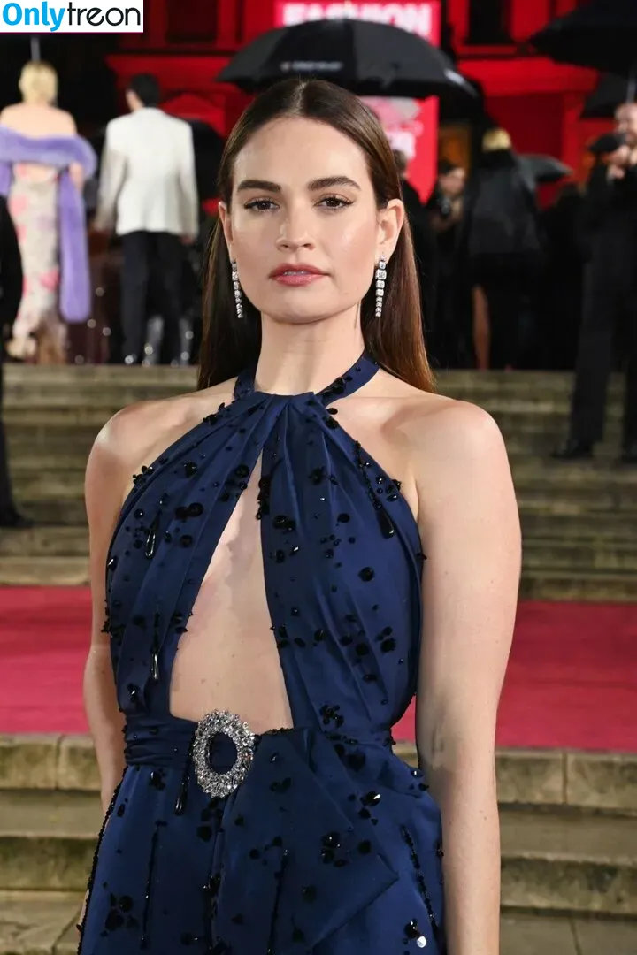 Lily James голая photo #0546 (lillyjames / lilyjamesofficial)