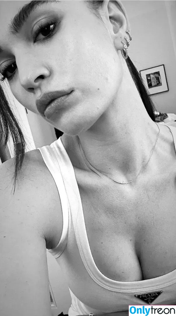 Lily James nude photo #0582 (lillyjames / lilyjamesofficial)