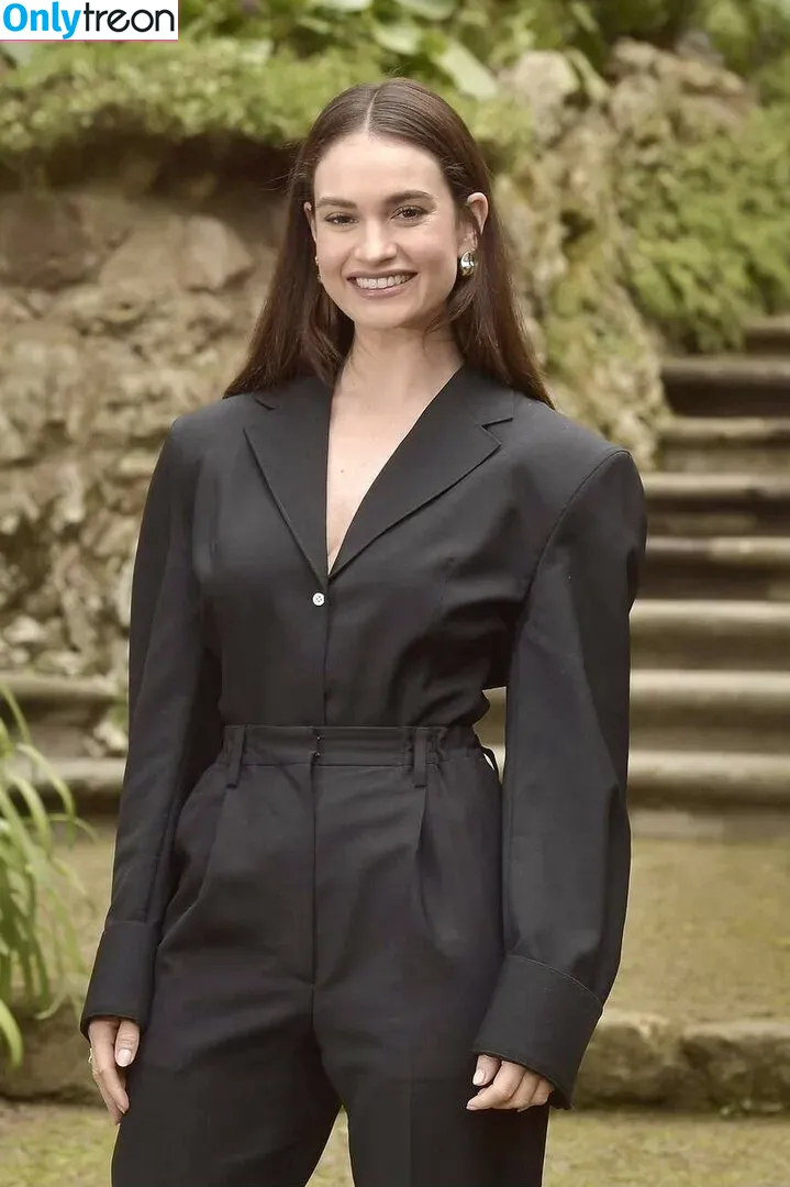Lily James голая photo #0596 (lillyjames / lilyjamesofficial)