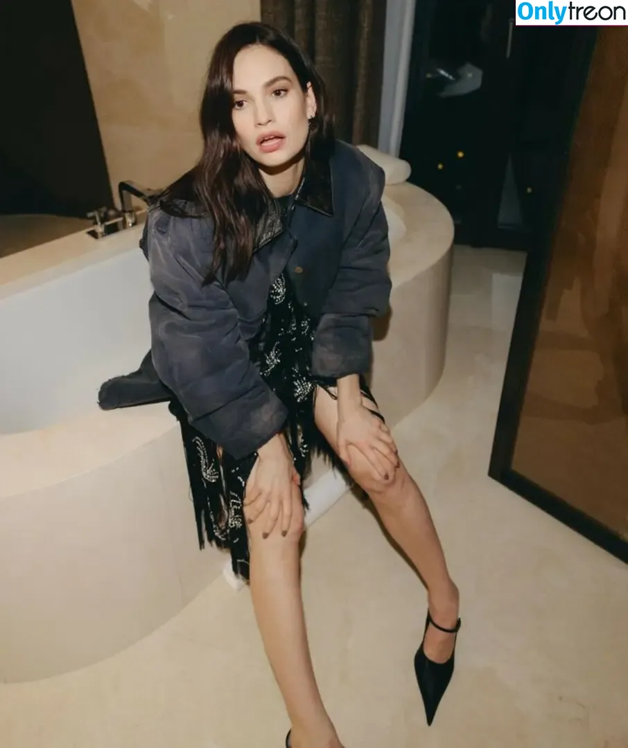 Lily James nude photo #0663 (lillyjames / lilyjamesofficial)