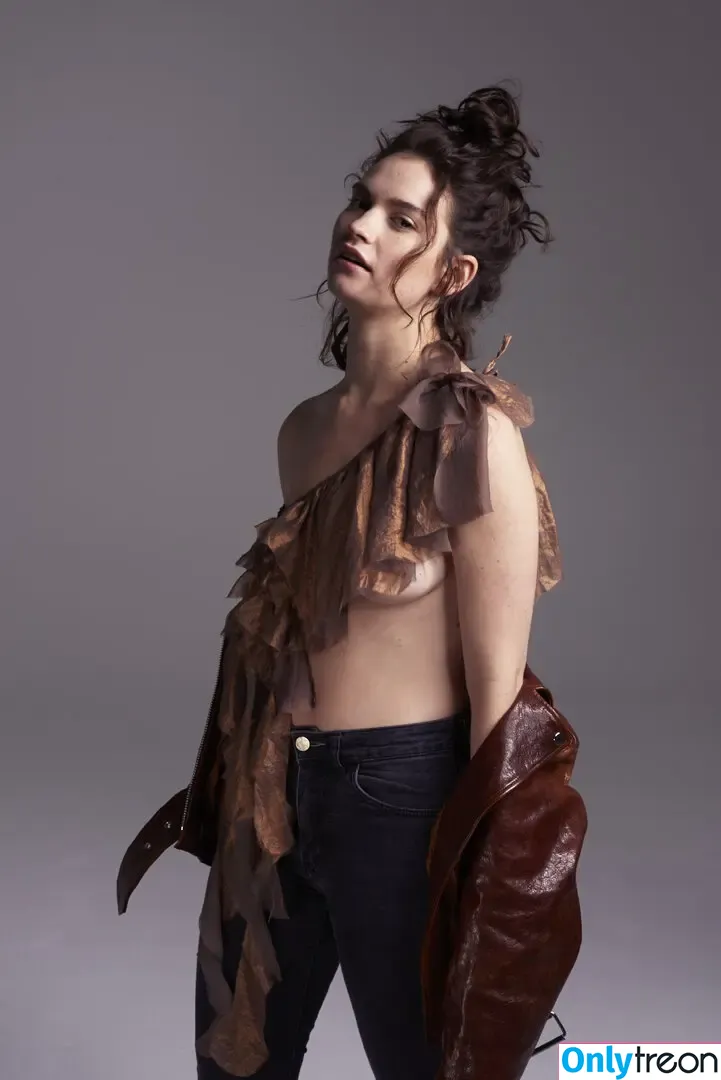 Lily James голая photo #0869 (lillyjames / lilyjamesofficial)