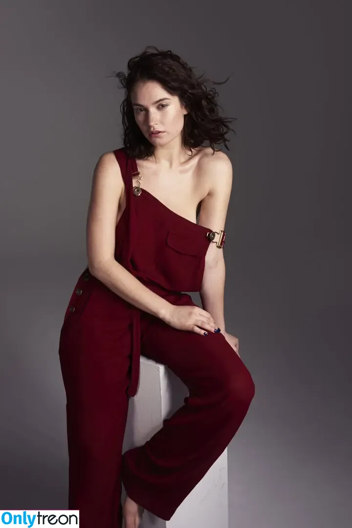 Lily James nude photo #0887 (lillyjames / lilyjamesofficial)