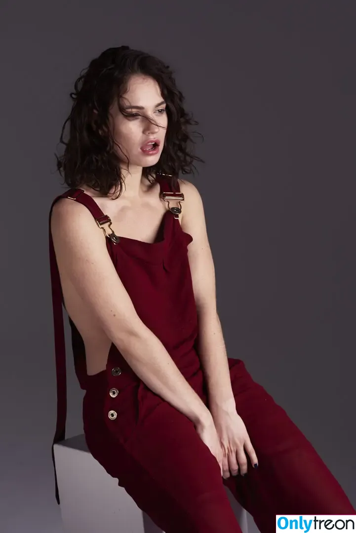 Lily James nude photo #0903 (lillyjames / lilyjamesofficial)