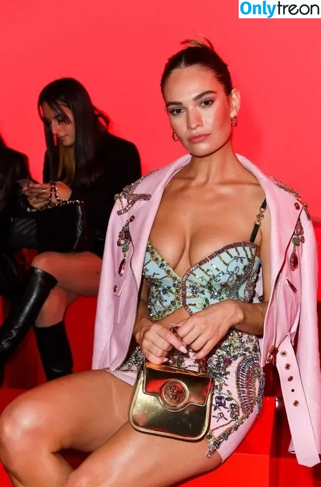 Lily James nude photo #0943 (lillyjames / lilyjamesofficial)