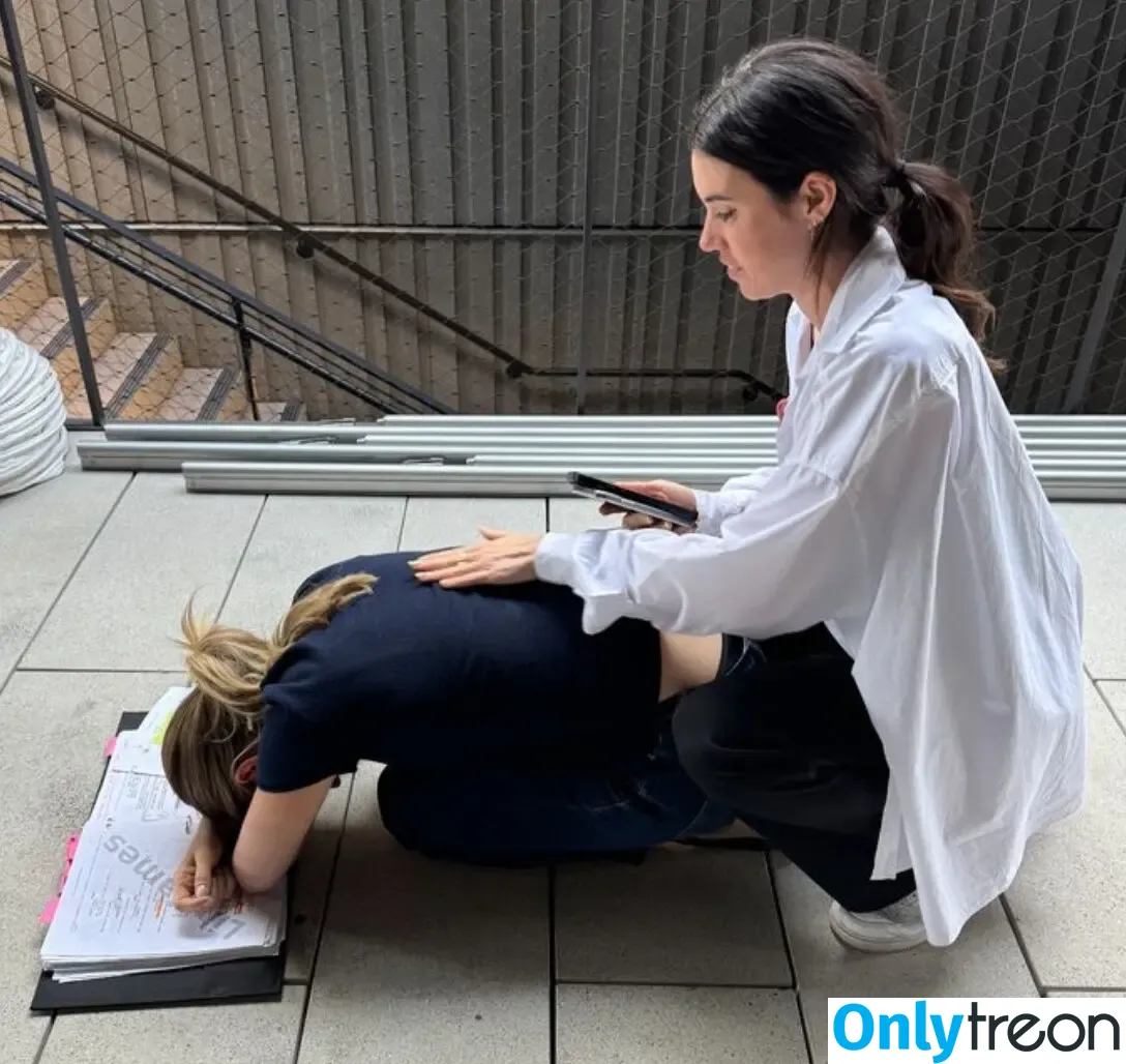 Lily James голая photo #0951 (lillyjames / lilyjamesofficial)