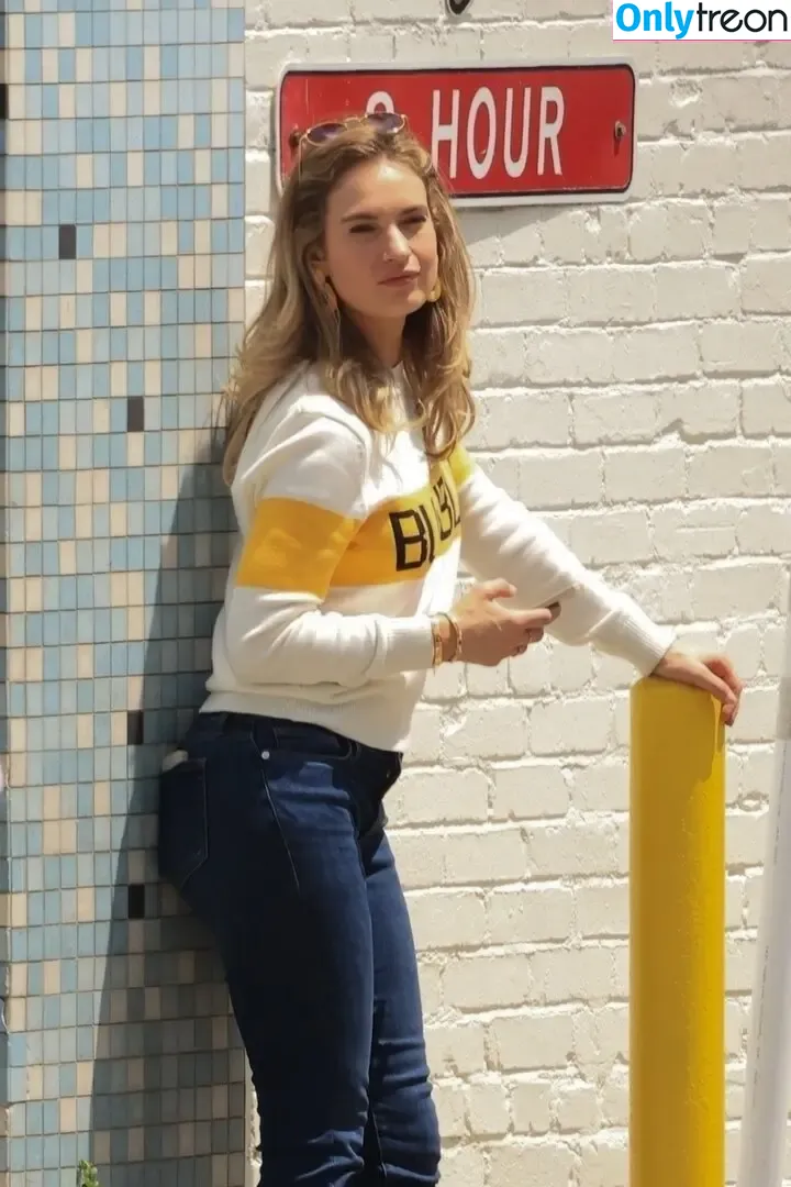 Lily James nude photo #0963 (lillyjames / lilyjamesofficial)