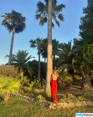 Lily James / lillyjames / lilyjamesofficial nude photo #1014