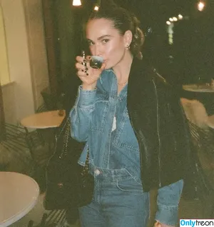 Lily James / lillyjames / lilyjamesofficial nude photo #1053