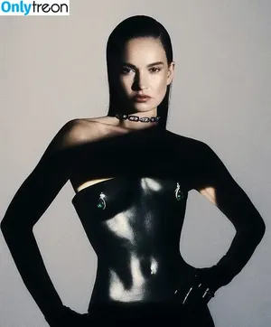 Lily James / lillyjames / lilyjamesofficial фото голая #1497