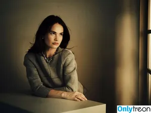 Lily James / lillyjames / lilyjamesofficial фото голая #1511