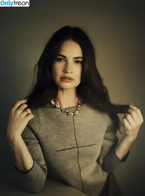 Lily James / lillyjames / lilyjamesofficial фото голая #1517