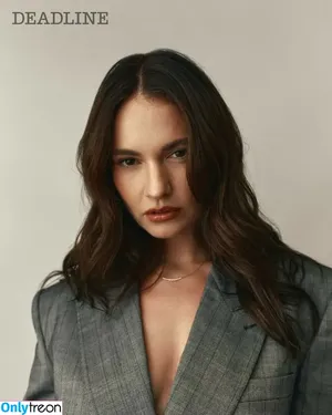 Lily James / lillyjames / lilyjamesofficial фото голая #1522