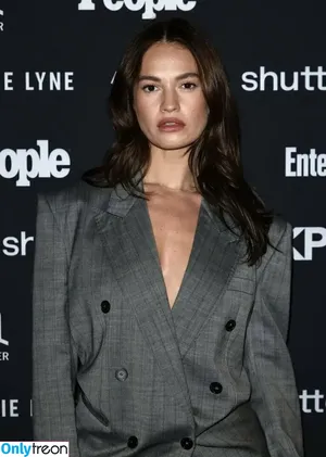 Lily James / lillyjames / lilyjamesofficial фото голая #1527