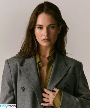 Lily James / lillyjames / lilyjamesofficial фото голая #1547