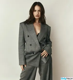 Lily James / lillyjames / lilyjamesofficial фото голая #1587