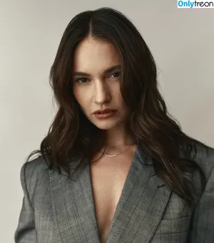 Lily James / lillyjames / lilyjamesofficial фото голая #1588
