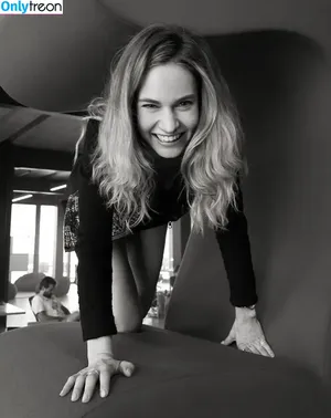 Lily James / lillyjames / lilyjamesofficial фото голая #1619
