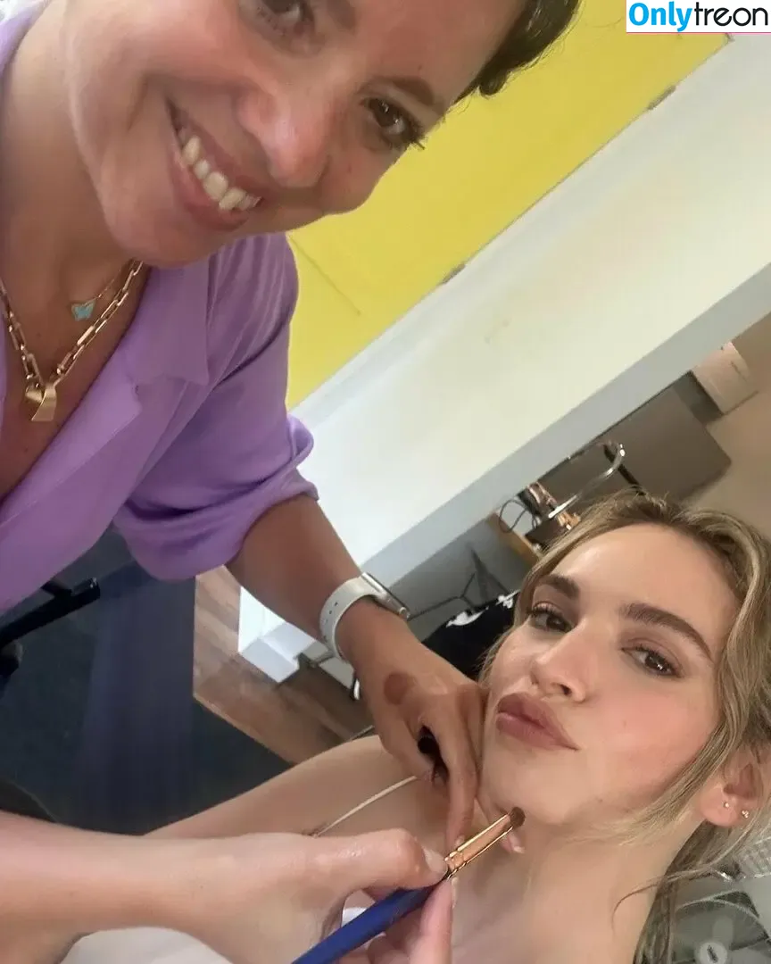 Lily James nude photo #1007 (lillyjames / lilyjamesofficial)
