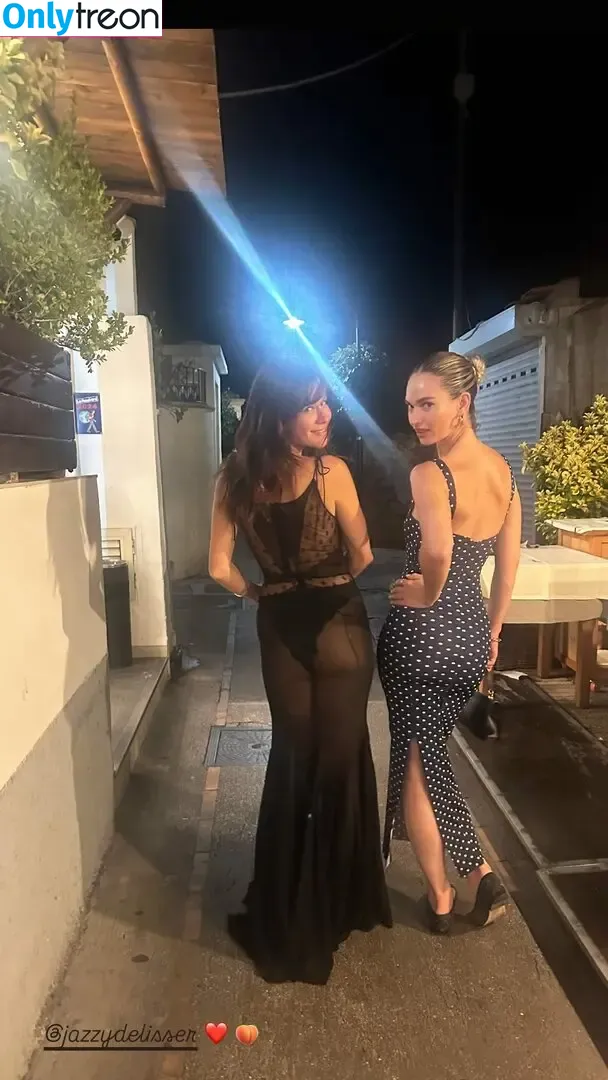 Lily James голая photo #1031 (lillyjames / lilyjamesofficial)