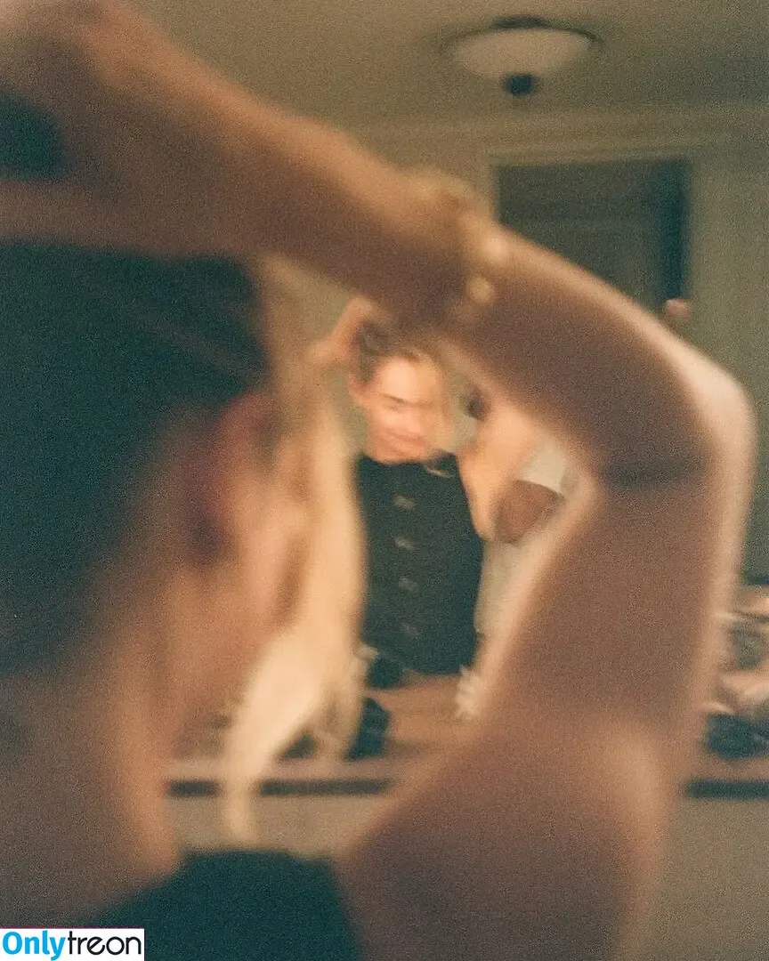 Lily James nude photo #1075 (lillyjames / lilyjamesofficial)