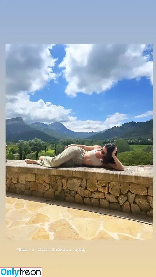 Lily James nude photo #1347 (lillyjames / lilyjamesofficial)